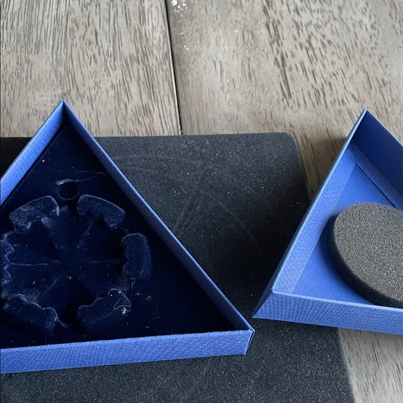 SWAROVSKI 2012 Annual Star Crystal Christmas Ornament #1125019 - Picture 7 of 10